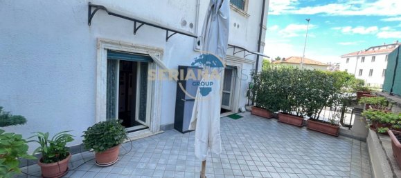 1 bedroom Apartment in Bergamo, Italy No. 343306 2