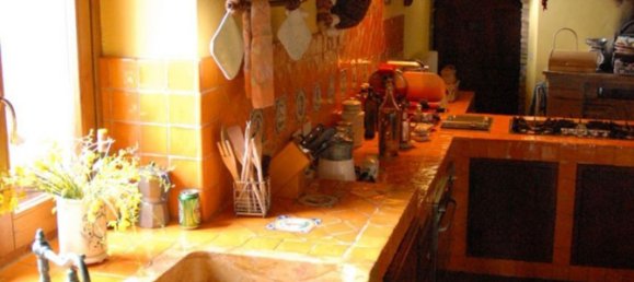 11 rooms House in Città della Pieve, Italy No. 58486 10