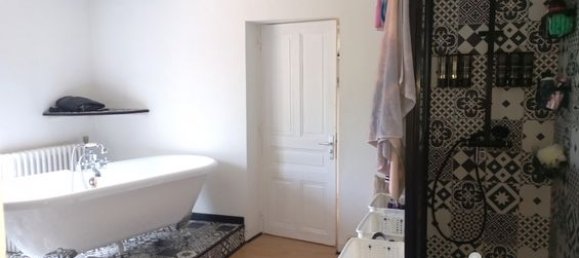 5 bedrooms House in Epinac, France No. 355194 11