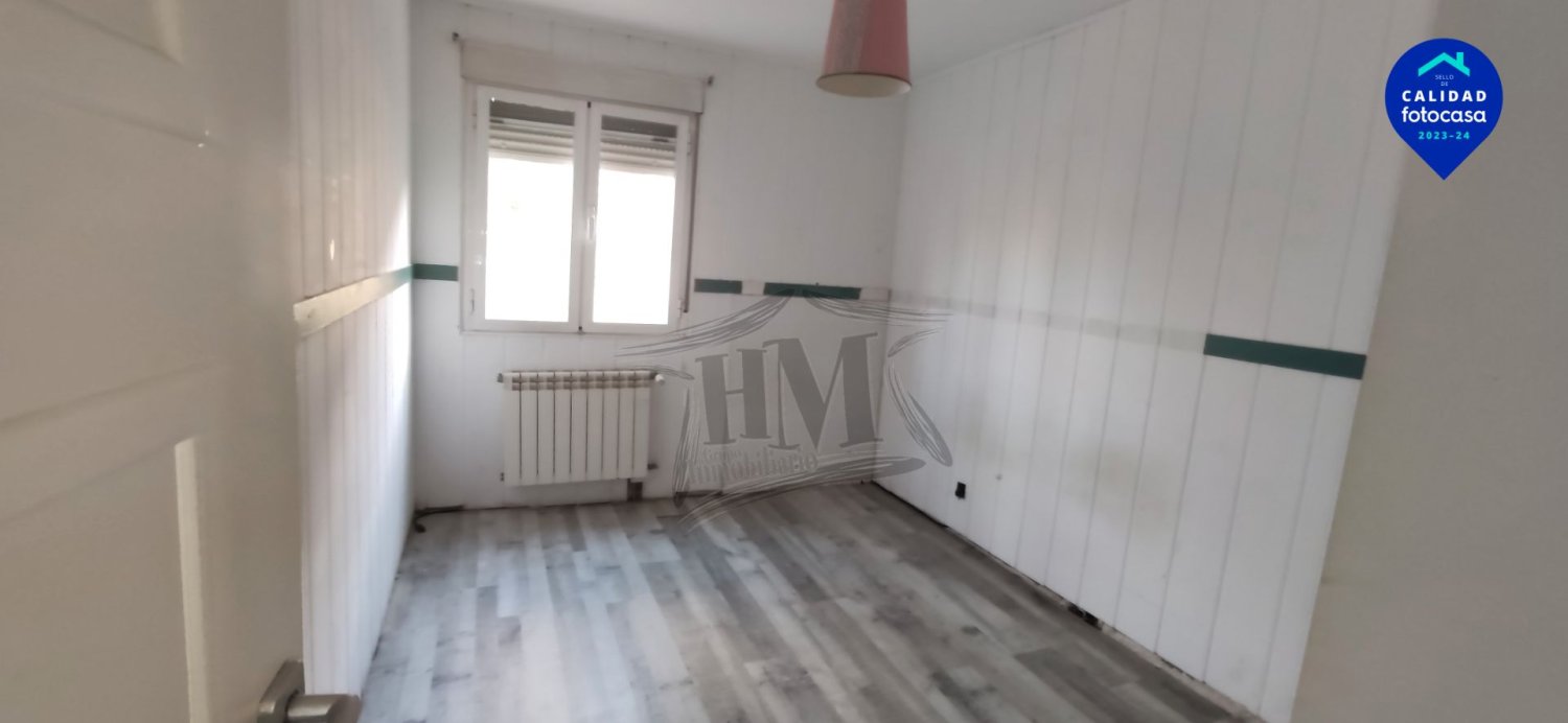 3 bedrooms Apartment in Madrid, Spain No. 175596