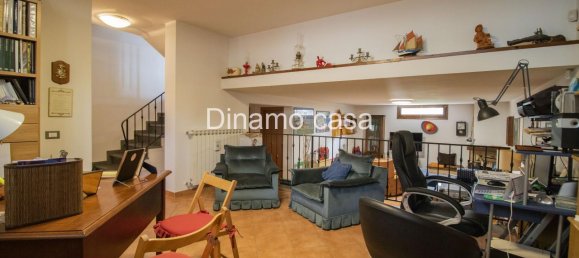 Дом с 6 комнатами в Прато, Италия № 132468 18