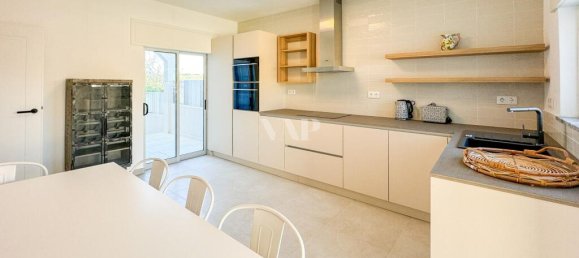 5 bedrooms Villa in Quarteira, Portugal No. 156805 9