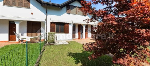 2 bedrooms Apartment in Limido Comasco, Italy No. 282853 2