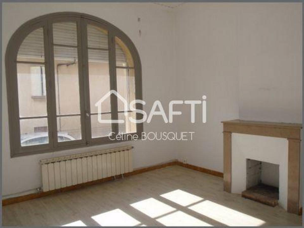 2 bedrooms Apartment in Nimes, France No. 34371