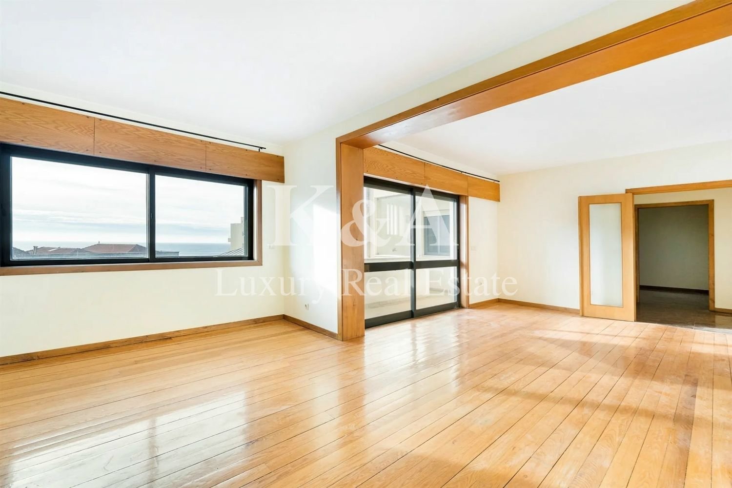 4 bedrooms Apartment in Porto, Portugal No. 144604