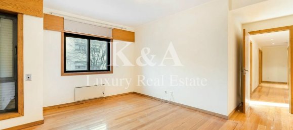 4 bedrooms Apartment in Porto, Portugal No. 144604 9