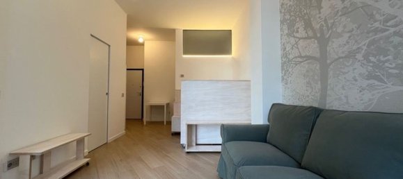 1 bedroom Apartment in Milan, Italy No. 357799 4