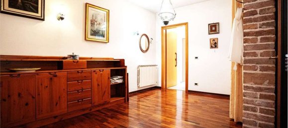 Casa de 3 dormitorios en San Donà di Piave, Italy No. 260381 19