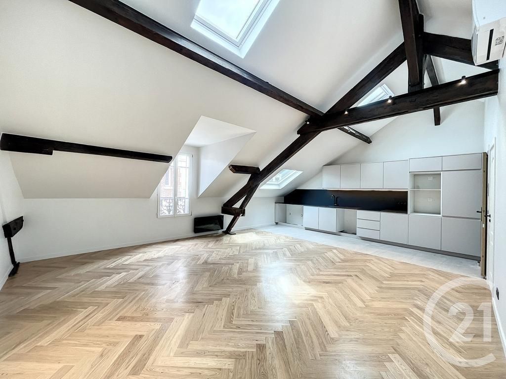 3 bedrooms Apartment in Charenton-le-Pont, France No. 178153