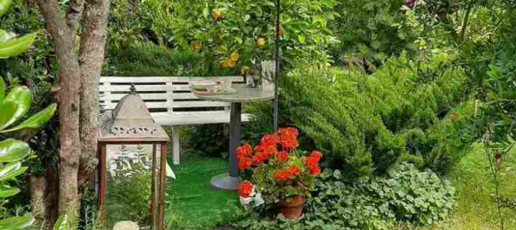 275m² Commercial property in Nea Makri, Greece No. 4522 3