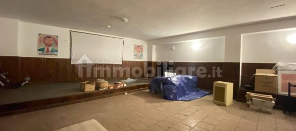 Imóvel comercial de 2 divisões em Bari, Italy N.º 271171 10