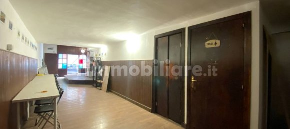 Imóvel comercial de 2 divisões em Bari, Italy N.º 271171 8