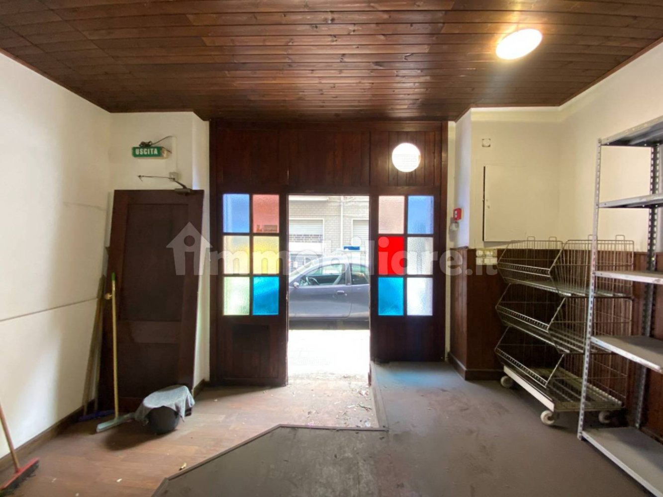 Imóvel comercial de 2 divisões em Bari, Italy N.º 271171