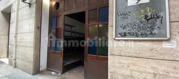 Imóvel comercial de 2 divisões em Bari, Italy N.º 271171 15