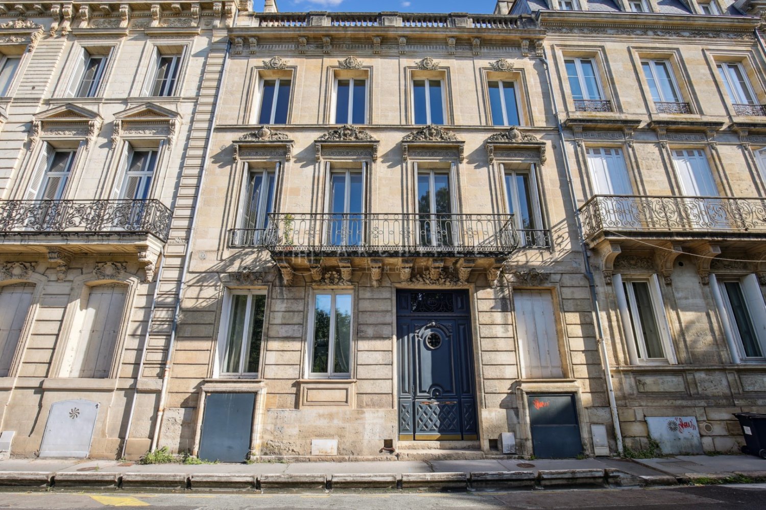 3 bedrooms Apartment in Bordeaux, France No. 352833