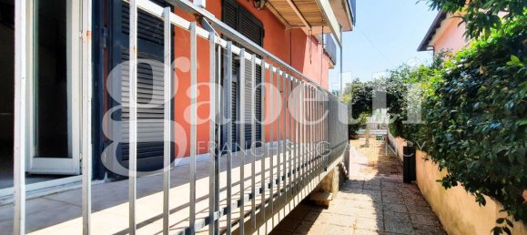 Вилла с 6 комнатами в Джульяно ин Кампанья, Италия № 13107 9