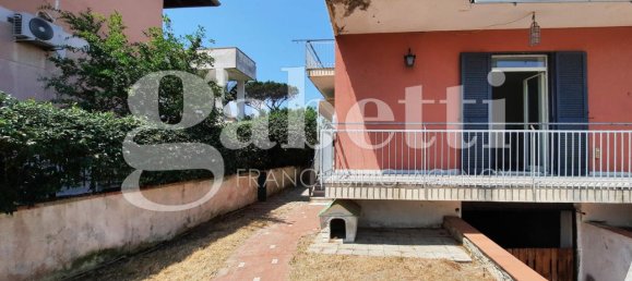 Вилла с 6 комнатами в Джульяно ин Кампанья, Италия № 13107 10