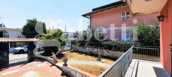 Вилла с 6 комнатами в Джульяно ин Кампанья, Италия № 13107 23