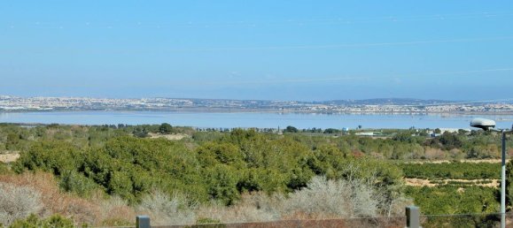 3 bedrooms Villa in Alicante, Spain No. 176109 3