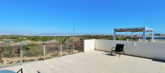 3 bedrooms Villa in Alicante, Spain No. 176109 2