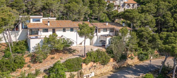 3 bedrooms Townhouse in Begur, Spain No. 154029 3