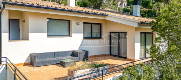 3 bedrooms Townhouse in Begur, Spain No. 154029 8