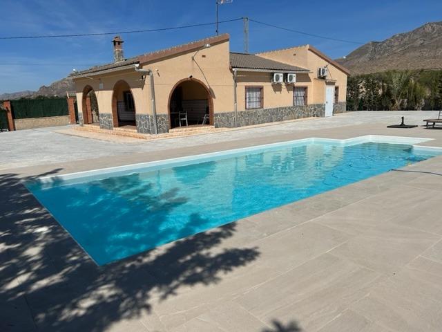 4 bedrooms Villa in Albatera, Spain No. 9800