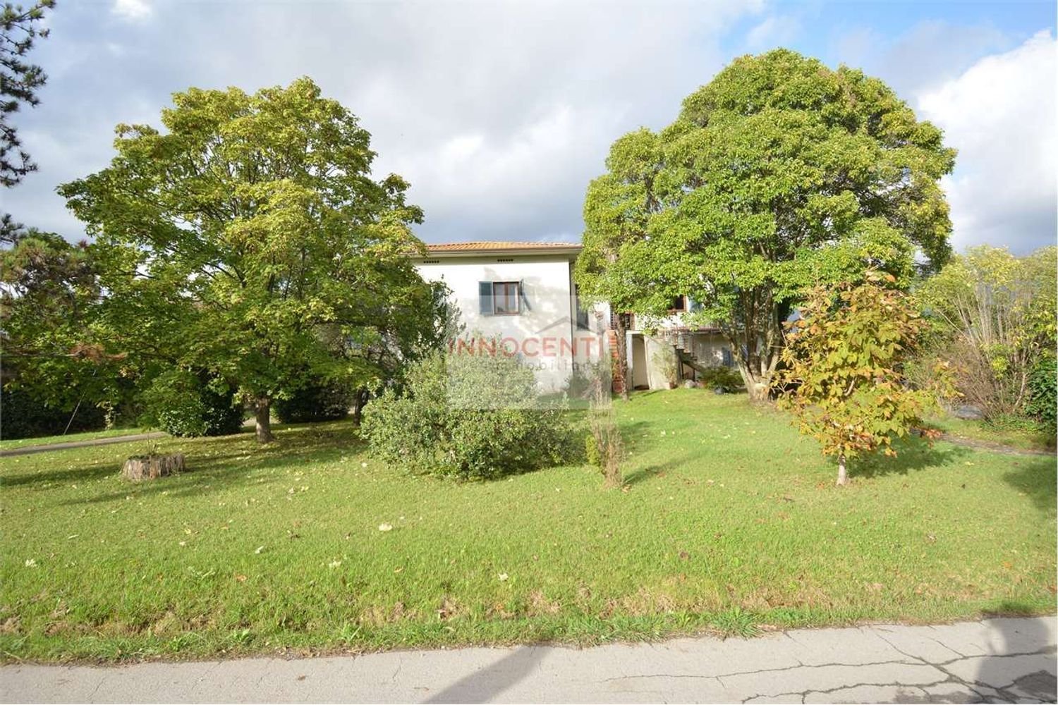 12 rooms Villa in Lucca, Italy No. 195290