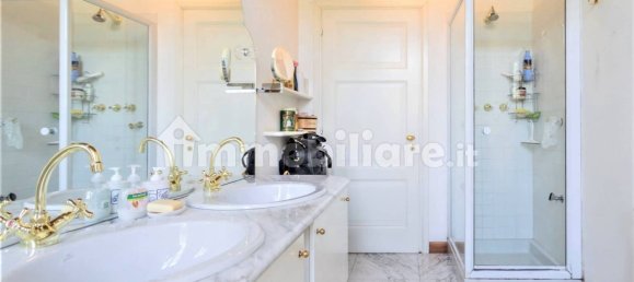 Villa T3 em Besana in Brianza, Italy N.º 72356 53