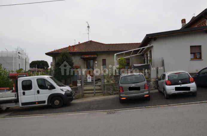 4-Zimmer Wohnung in Lurago d'Erba, Italy, Nr. 359304