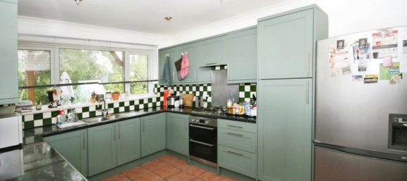 5 bedrooms House in Margate, United Kingdom No. 10585 2