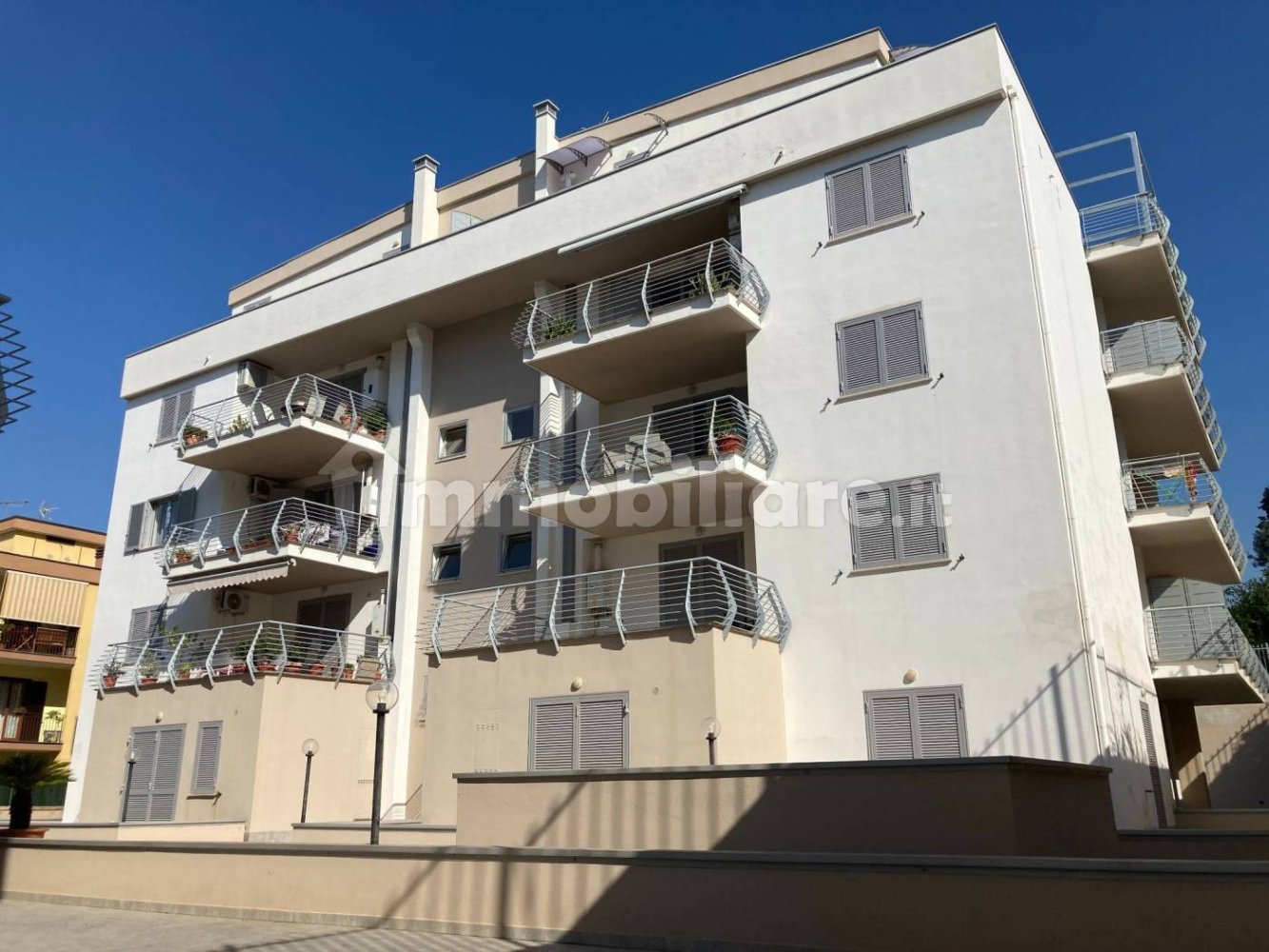 34m² Garage in Caserta, Italy No. 78489