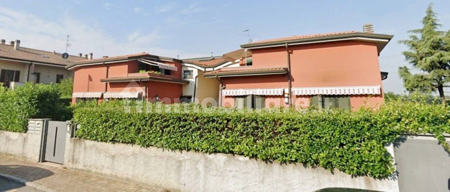 Квартира с 2 спальнями в Тревильо, Италия № 312173