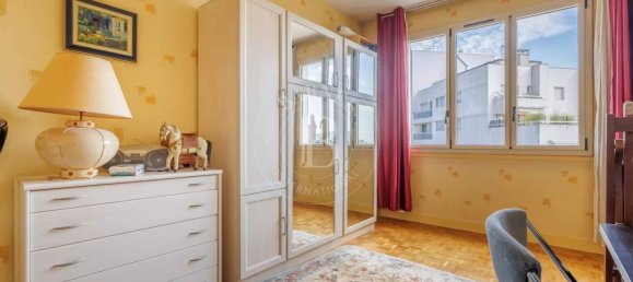 5 bedrooms Apartment in Paris, France No. 144670 12