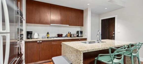 3 bedrooms House in British Columbia, Canada No. 1256 11