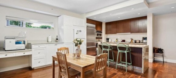 3 bedrooms House in British Columbia, Canada No. 1256 6