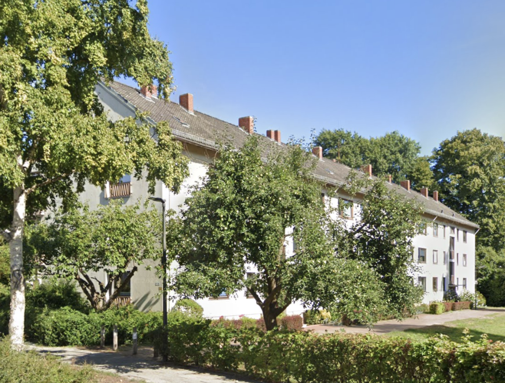 Квартира с 4 комнатами в Бремен, Германия № 30141