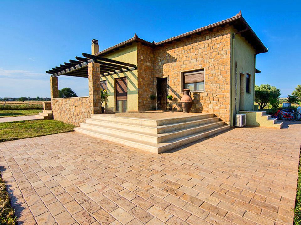 3 bedrooms Commercial property in Epanomi, Greece No. 5594