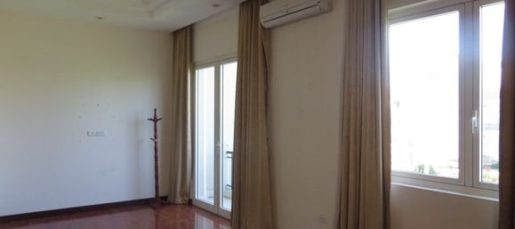 4 bedrooms Villa in Long Bien, Vietnam No. 4073 10