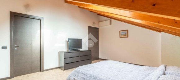 4-Zimmer Doppelhaus in Cisliano, Italy, Nr. 146257 22
