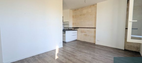 1 bedroom Apartment in Bordeaux, France No. 198658 3