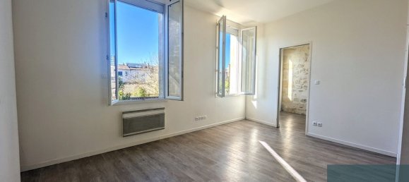 1 bedroom Apartment in Bordeaux, France No. 198658 2