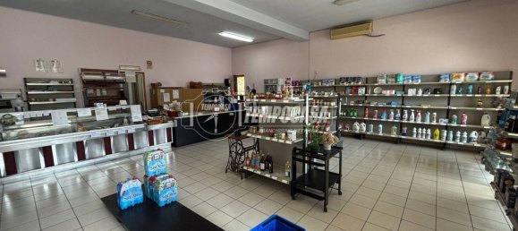 1 room Commercial property in Casale Monferrato, Italy No. 266889 4