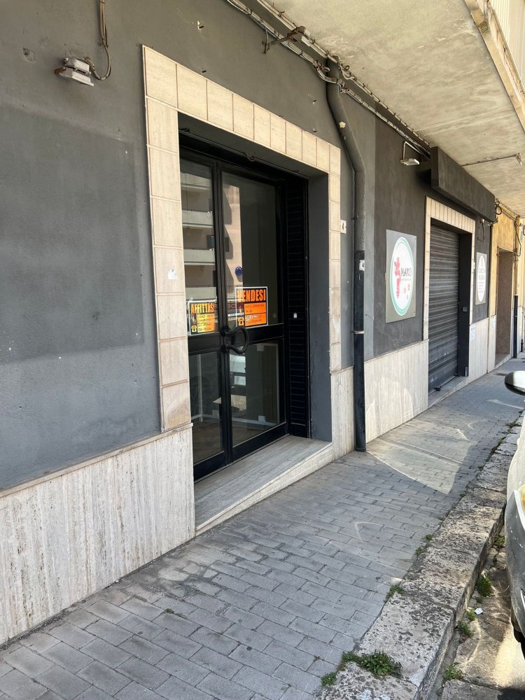 60m² Commercial property in Ragusa, Italy No. 256342