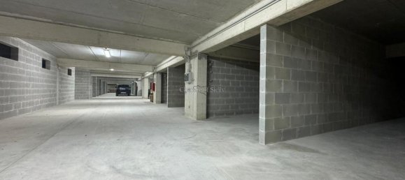 Garaje en Ragusa, Italy 14 m² No. 232795 3