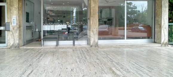 Коммерческая недвижимость с 2 комнатами в Брешиа, Италия № 324241 3