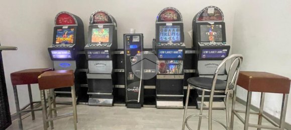 Коммерческая недвижимость с 2 комнатами в Брешиа, Италия № 324241 16