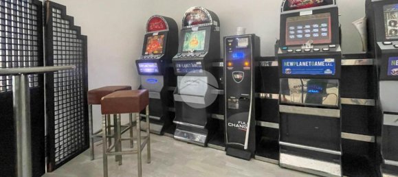 Коммерческая недвижимость с 2 комнатами в Брешиа, Италия № 324241 5