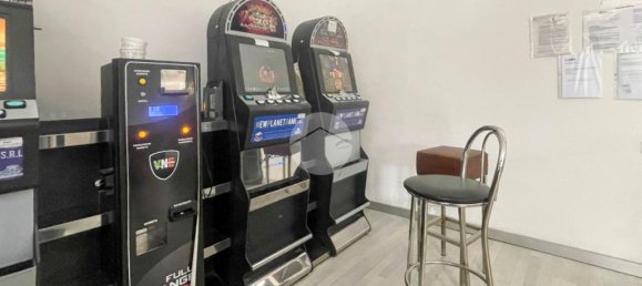 Коммерческая недвижимость с 2 комнатами в Брешиа, Италия № 324241 15