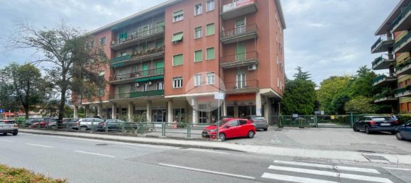 Коммерческая недвижимость с 2 комнатами в Брешиа, Италия № 324241 24